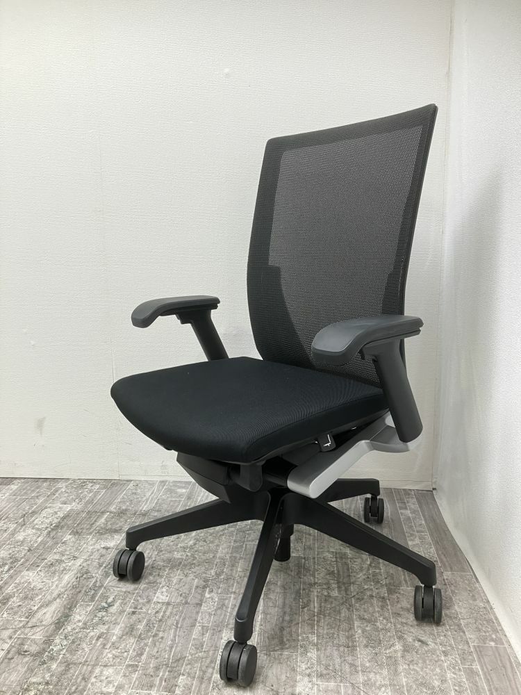イトーキ 可肘付きヴェントチェア KE-837JB-T1T1 | 無限堂ネット イトーキ 可肘付きヴェントチェア KE-837JB-T1T1 | 無限堂ネット