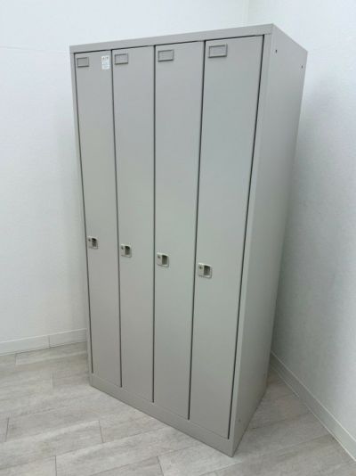 イトーキL型ロッカーシリーズ 4人用ロッカー 商品画像1