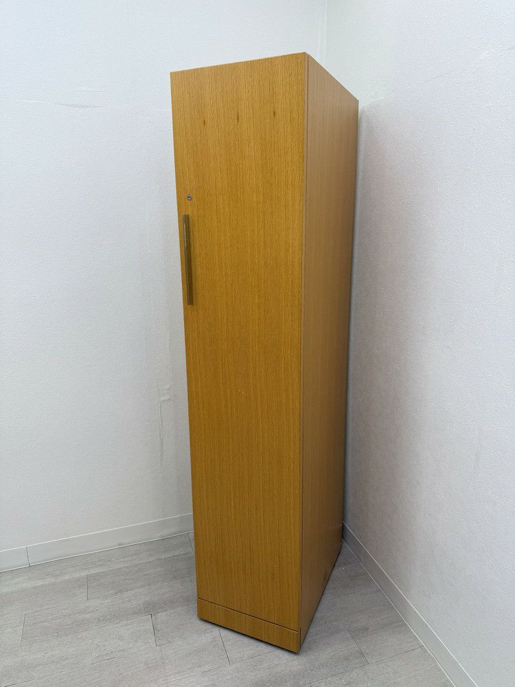 Knoll（ノール）Reff Profiles(レフ プロフィールズ)シリーズ 役員ワードローブ 商品画像1