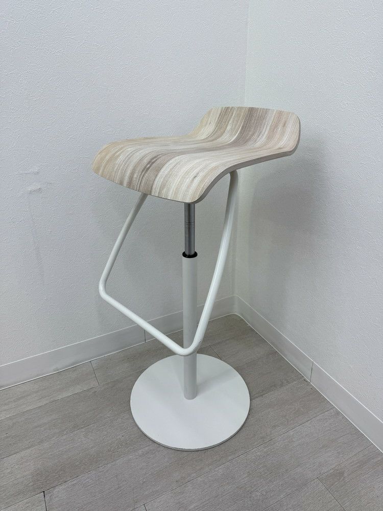 オカムラmelce(メルチェ)シリーズ カウンターチェア 商品画像1