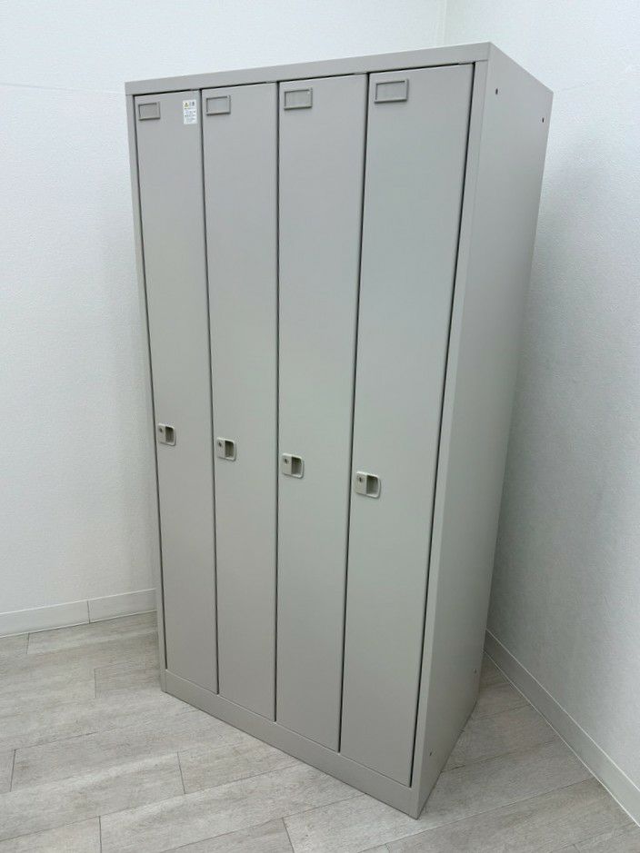 イトーキL型ロッカーシリーズ 4人用ロッカー 商品画像1