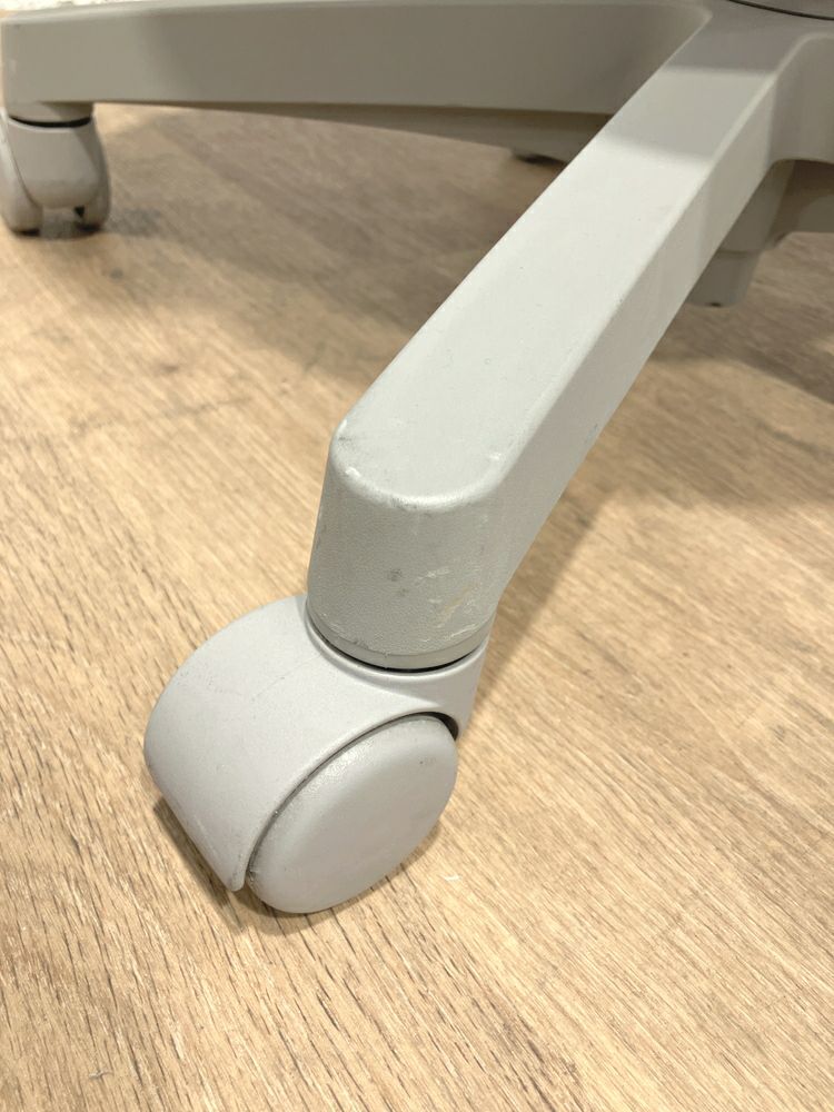 ライオンアミノシリーズ 固定肘付アミノチェア 商品画像11