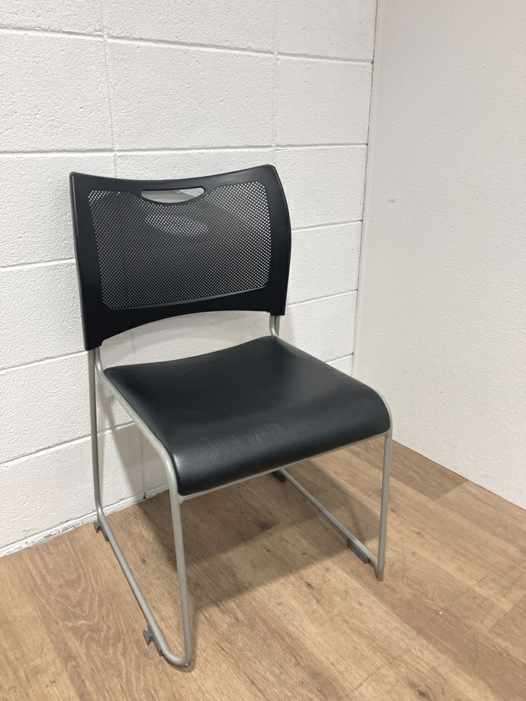 アイリスチトセスタッキングチェア 商品画像1