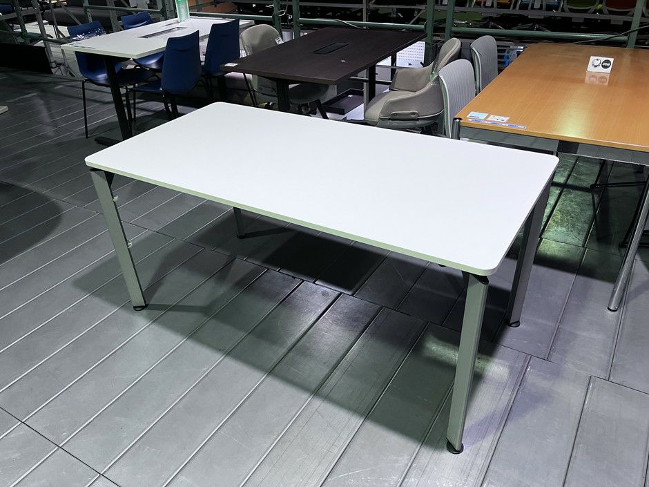 イトーキDEシリーズ 1500ミーティングテーブル 商品画像1