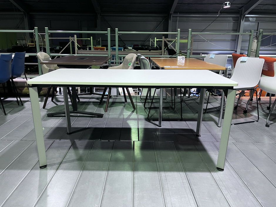 イトーキDEシリーズ 1500ミーティングテーブル 商品画像3