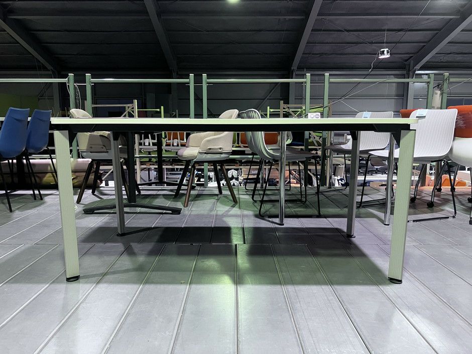 イトーキDEシリーズ 1500ミーティングテーブル 商品画像4