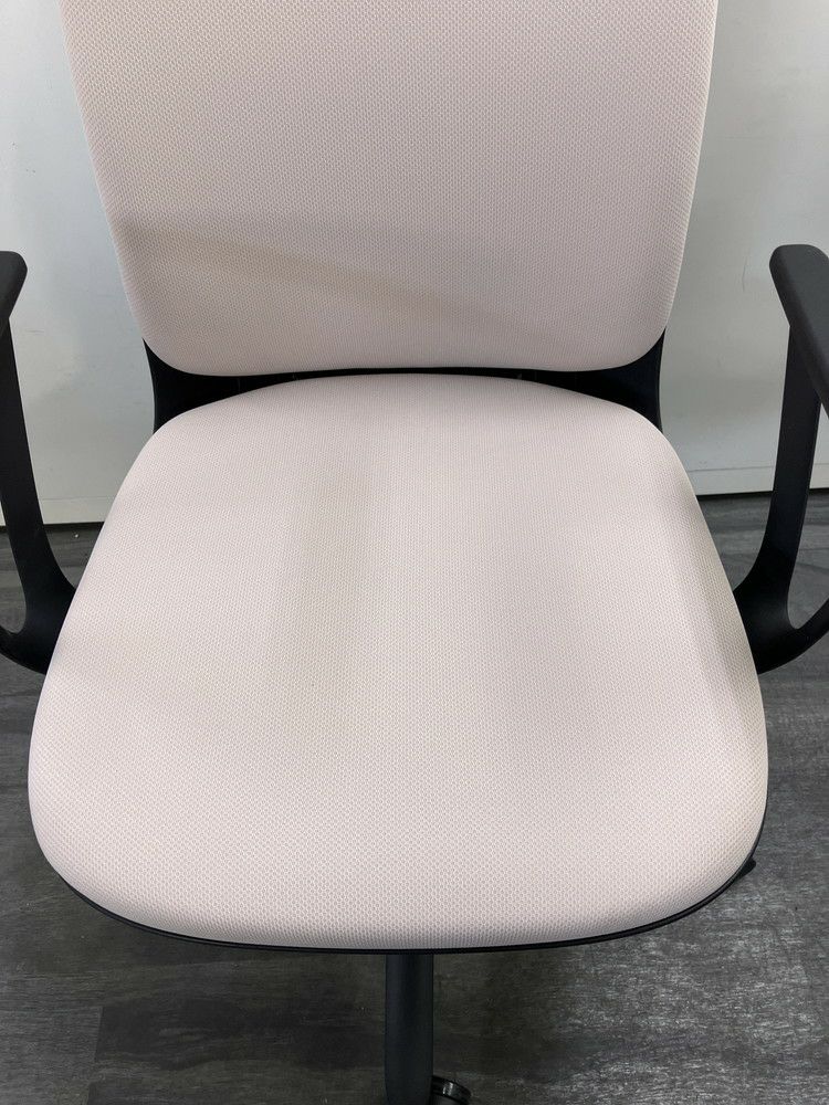 イトーキトルテUシリーズ 固定肘付トルテUチェア 商品画像9