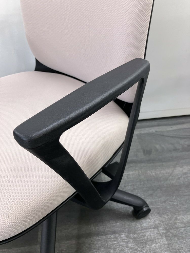 イトーキトルテUシリーズ 固定肘付トルテUチェア 商品画像11