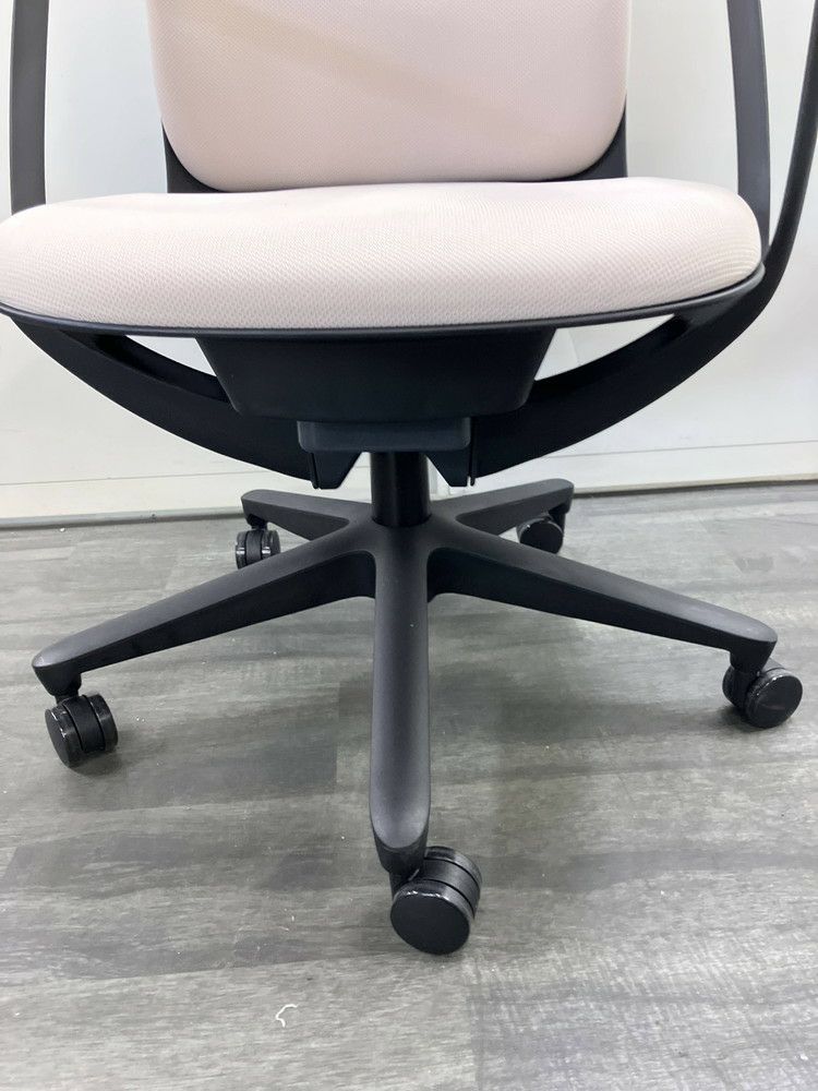 イトーキトルテUシリーズ 固定肘付トルテUチェア 商品画像12