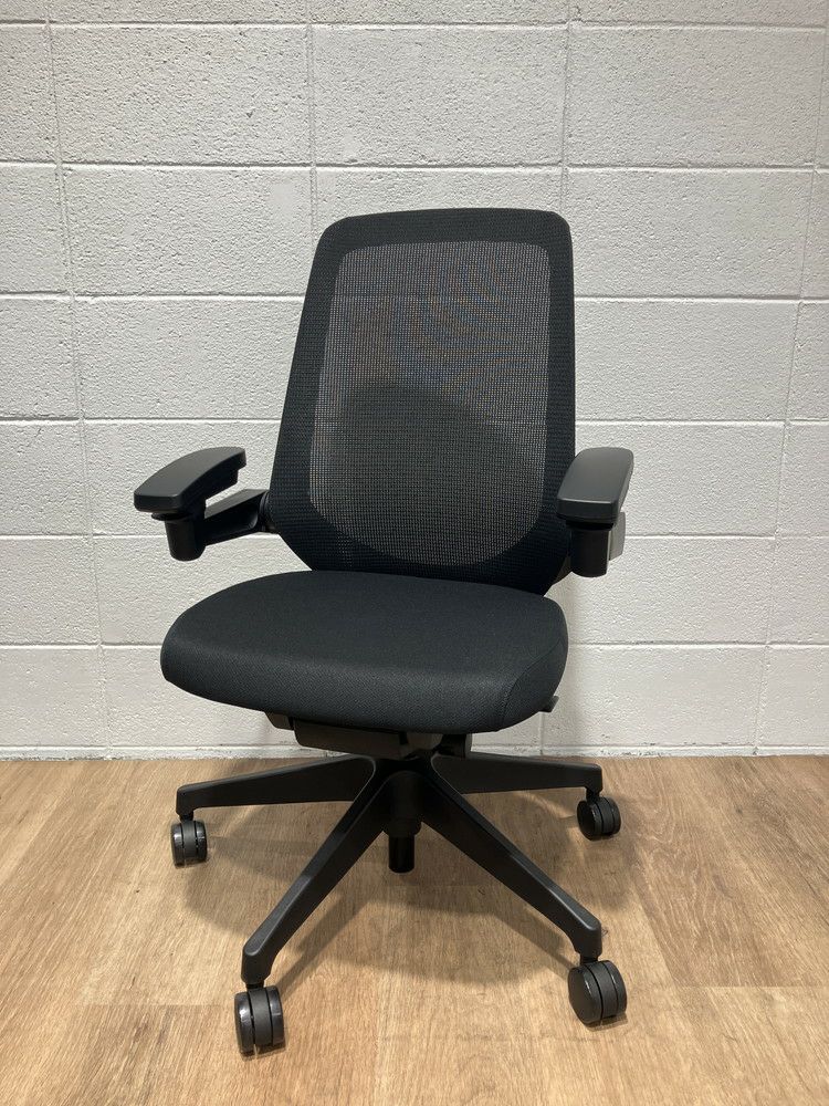 イトーキノート(nort)チェア 可動肘付ノートチェア 商品画像1