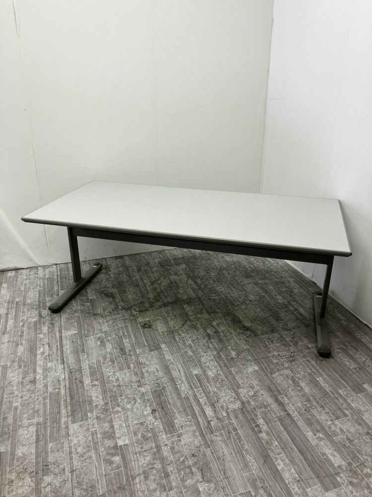 オカムラ1800サイドスタックテーブル 商品画像1