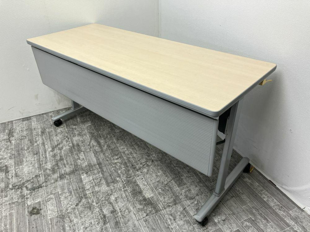 コクヨリスマシリーズ 1500サイドスタックテーブル 商品画像1