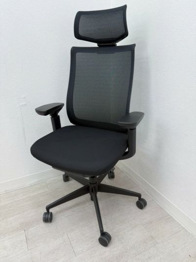 コクヨ 可動肘付ベゼルチェア