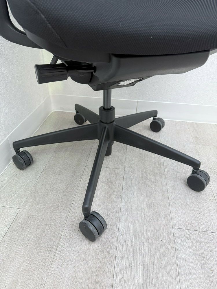 コクヨBezel(ベゼル)チェア 可動肘ベゼルチェア 商品画像14