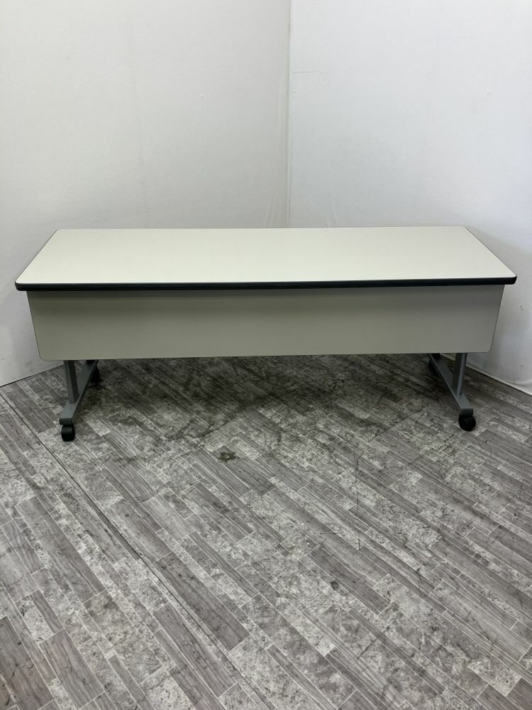 トヨスチール1800サイドスタックテーブル 商品画像1