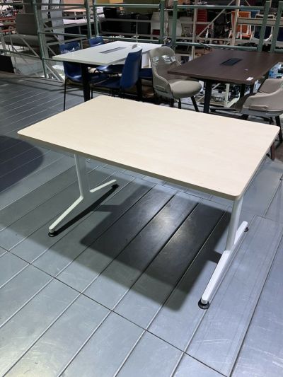 コクヨJUTO（ジュート）シリーズ 1200ミーティングテーブル 商品画像1