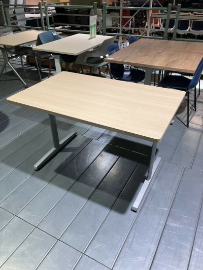 オカムラ8177シリーズ 1200ミーティングテーブル 商品画像1