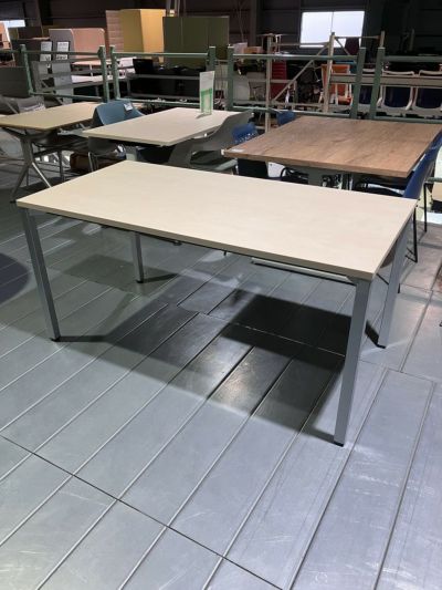 コクヨJUTO（ジュート）シリーズ 1500ミーティングテーブル 商品画像1