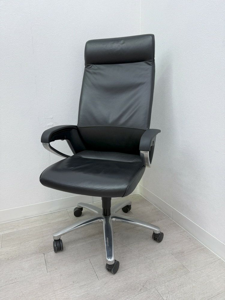 コクヨマネージメントチェア フィロソフィーシリーズ 固定肘付フィロソフィーチェア 商品画像1