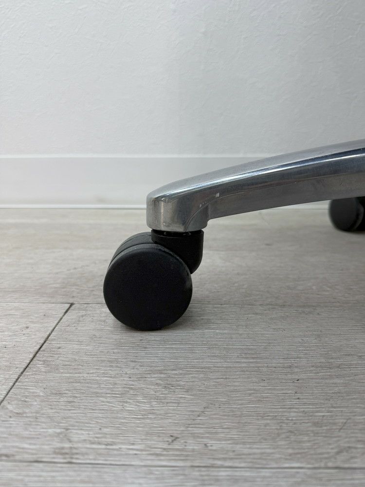 コクヨマネージメントチェア フィロソフィーシリーズ 固定肘付フィロソフィーチェア 商品画像14