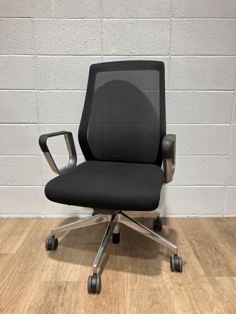 ウチダ（内田洋行）セレッツァ（Sellezza）チェア 肘付セレッツァチェア 商品画像1