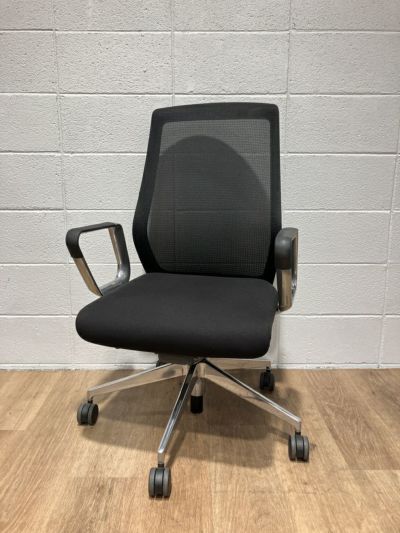 ウチダ（内田洋行）セレッツァ（Sellezza）チェア 肘付セレッツァチェア 商品画像1