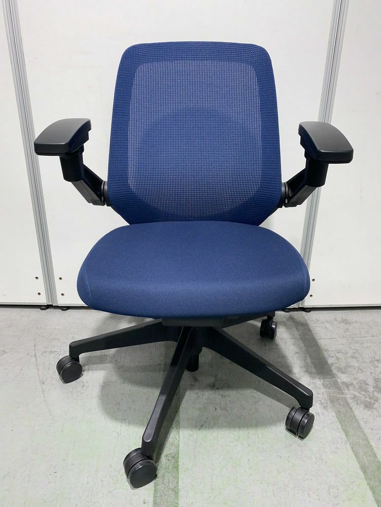 イトーキノート(nort)チェア 可動肘付ノートチェア 商品画像2