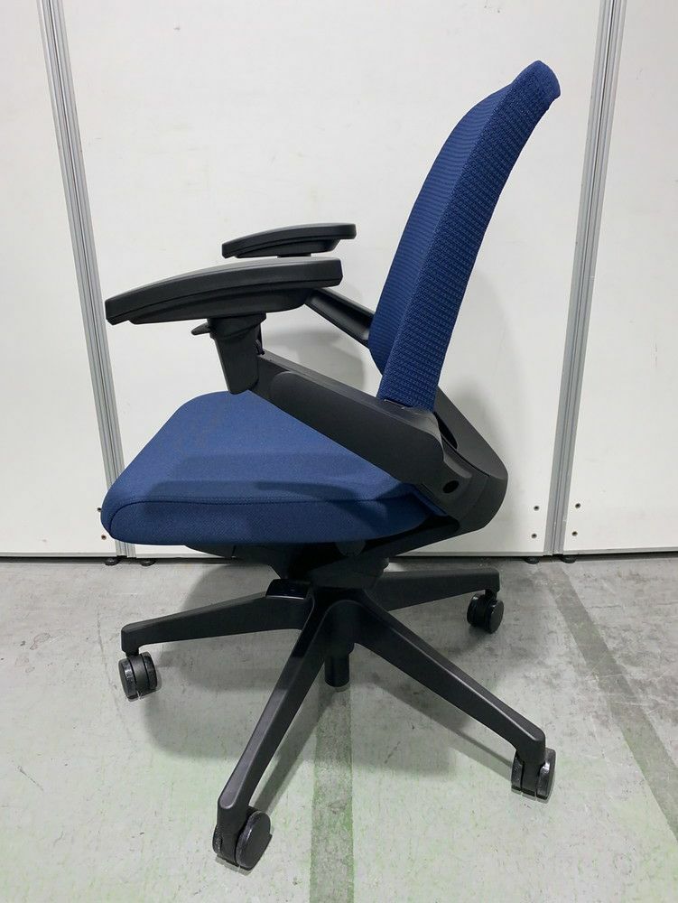 イトーキノート(nort)チェア 可動肘付ノートチェア 商品画像3