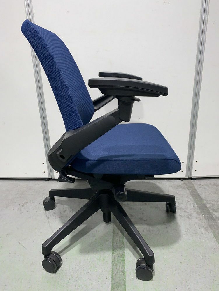 イトーキノート(nort)チェア 可動肘付ノートチェア 商品画像5