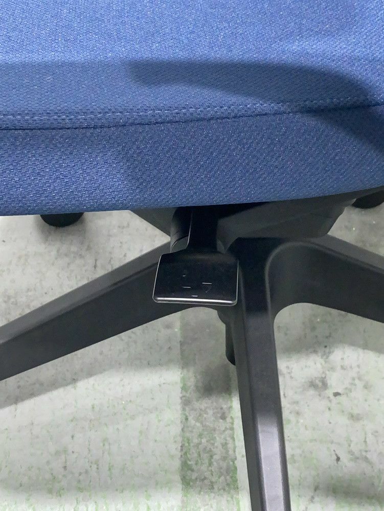 イトーキノート(nort)チェア 可動肘付ノートチェア 商品画像9