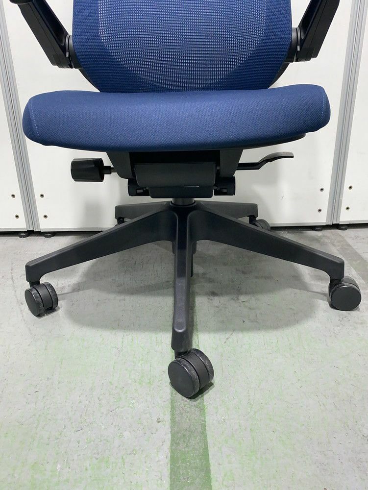 イトーキノート(nort)チェア 可動肘付ノートチェア 商品画像10