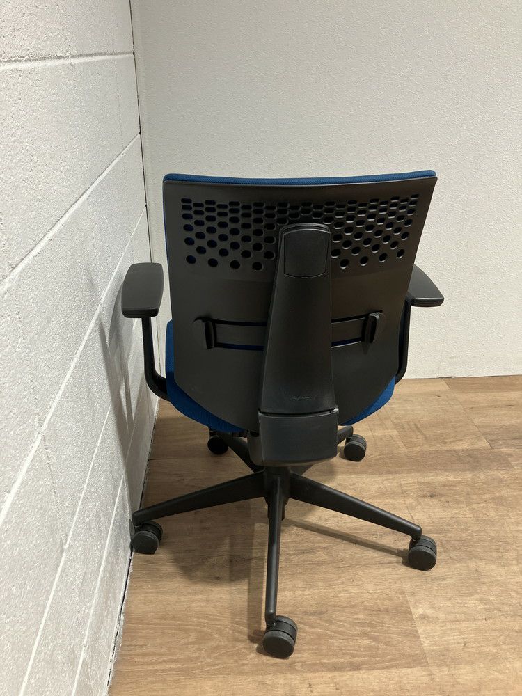 コクヨウィザード2（Wizard2）チェア 固定肘付ウィザード2チェア 商品画像3