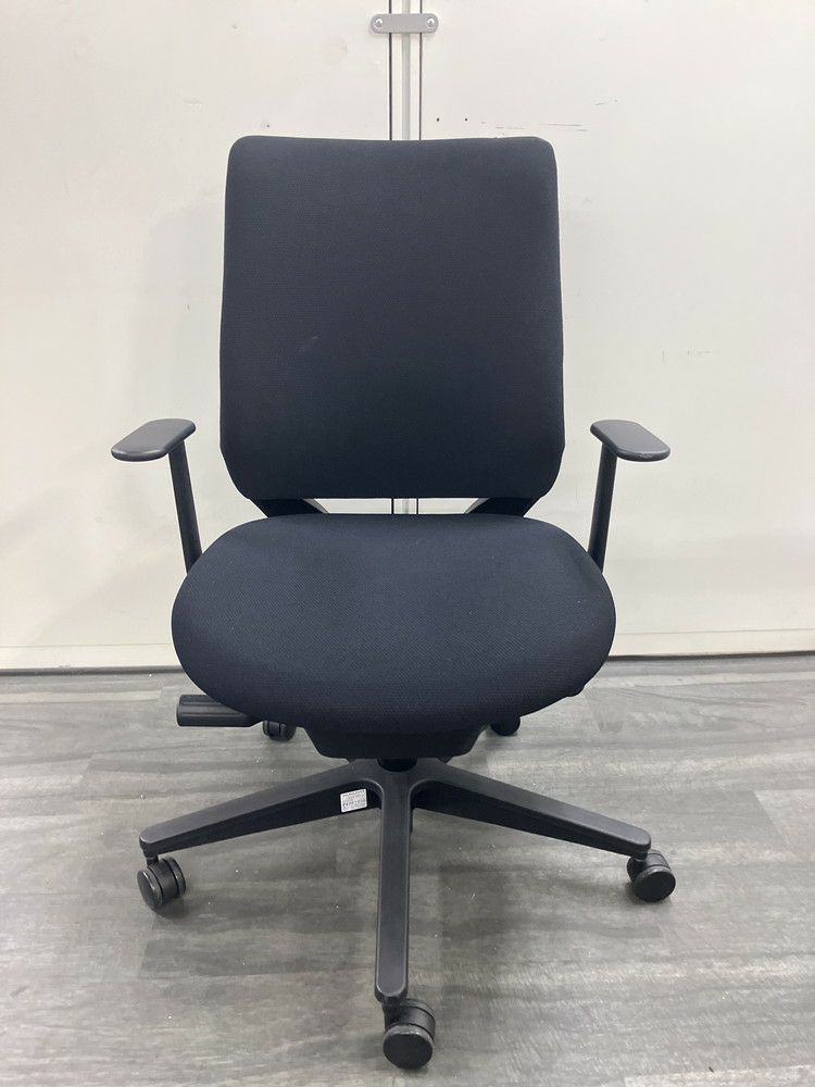 コクヨMitra2（ミトラ2）チェア 固定肘付ミトラ2チェア 商品画像2