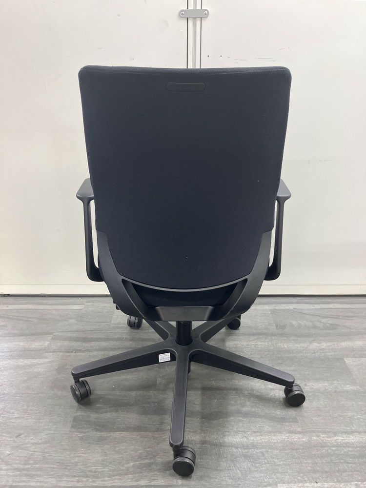 コクヨMitra2（ミトラ2）チェア 固定肘付ミトラ2チェア 商品画像4