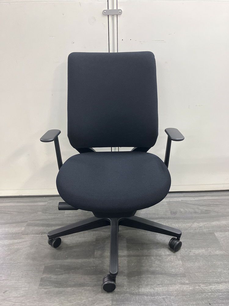 コクヨMitra2（ミトラ2）チェア 固定肘付ミトラ2チェア 商品画像2