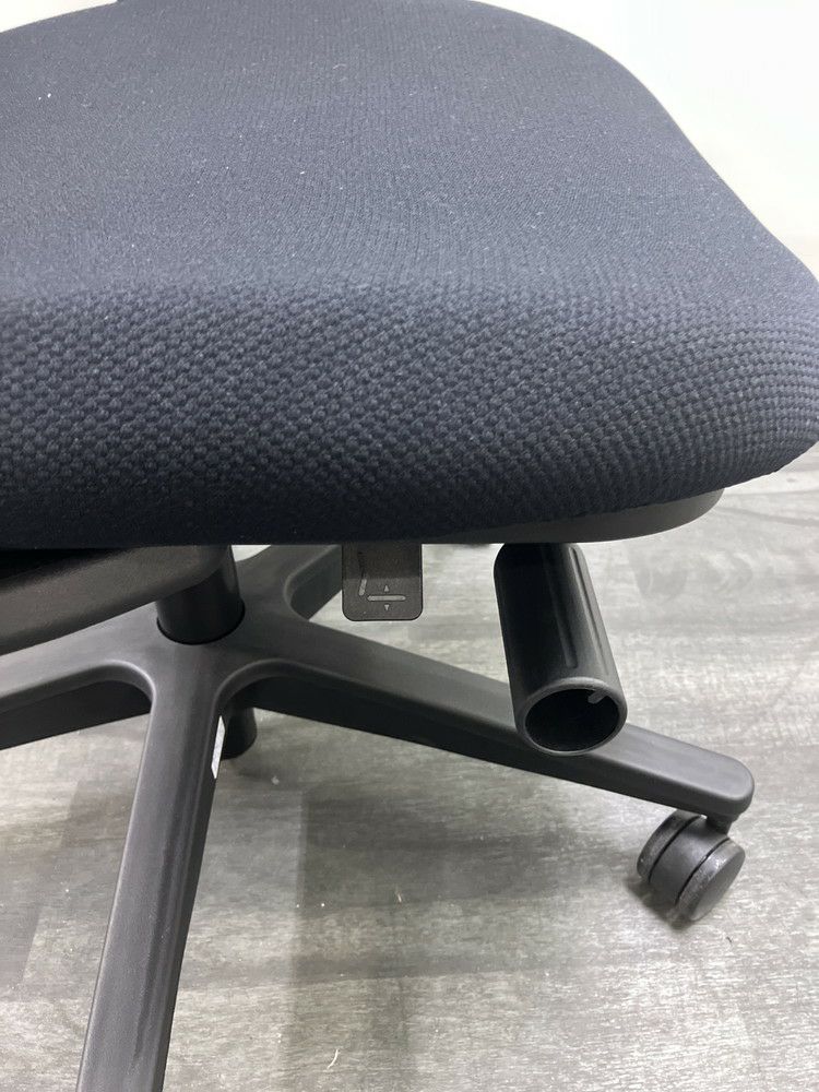 コクヨMitra2（ミトラ2）チェア 固定肘付ミトラ2チェア 商品画像11