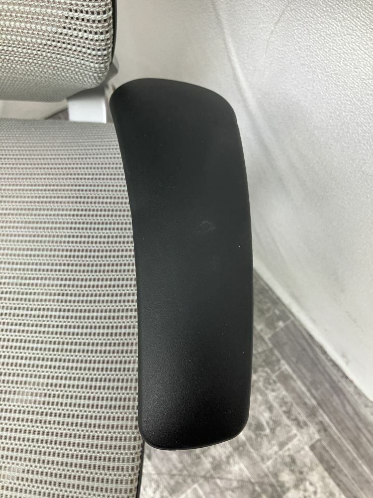 オカムラ可動肘付バロンチェア 商品画像7