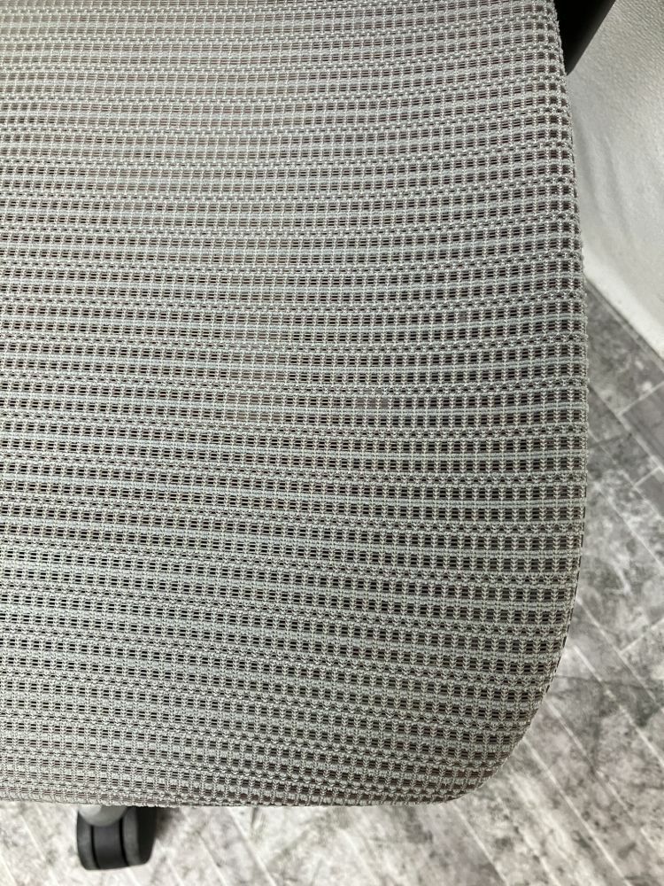 オカムラ可動肘付バロンチェア 商品画像8