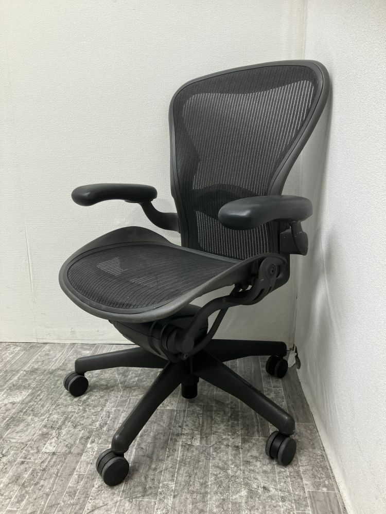 HermanMiller（ハーマンミラー）アーロンチェア 固定肘付アーロンチェア 商品画像1