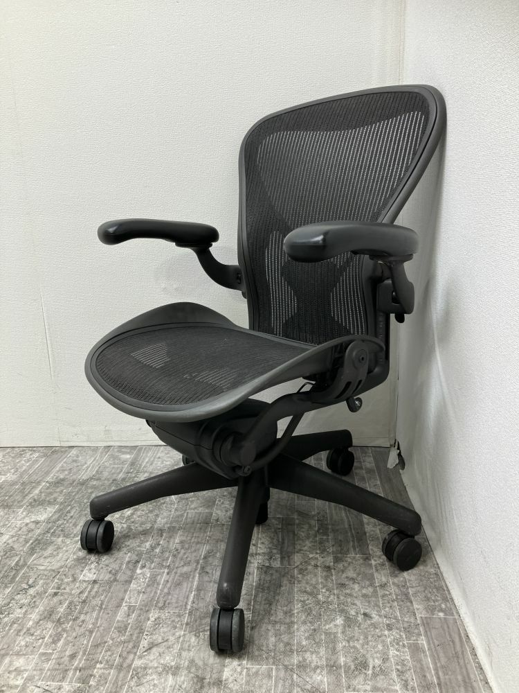 HermanMiller（ハーマンミラー）アーロンチェア 固定肘付アーロンチェア 商品画像1