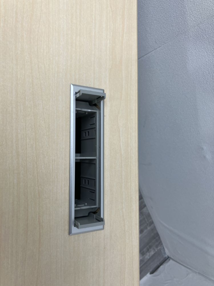 オカムラインターアクトプロ（INTERACT PRO）シリーズ 1800サイドスタックテーブル 商品画像9