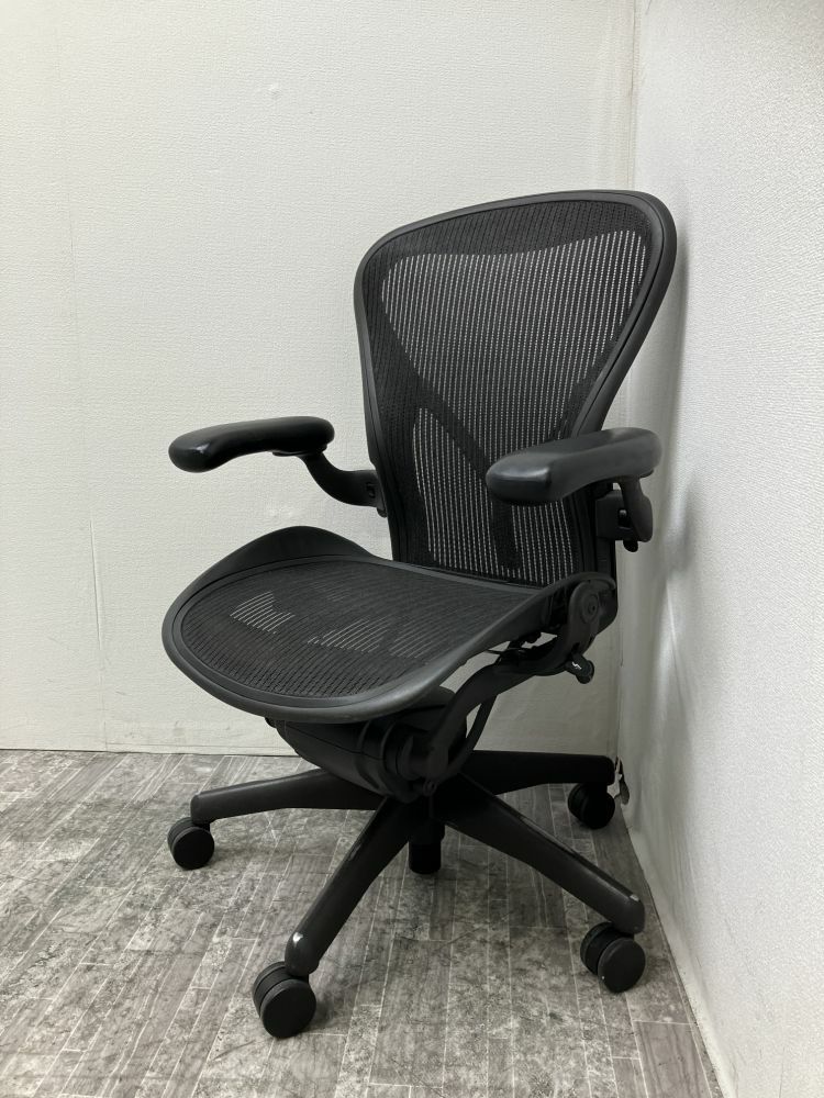 HermanMiller（ハーマンミラー）アーロンチェア 固定肘付アーロンチェア 商品画像1