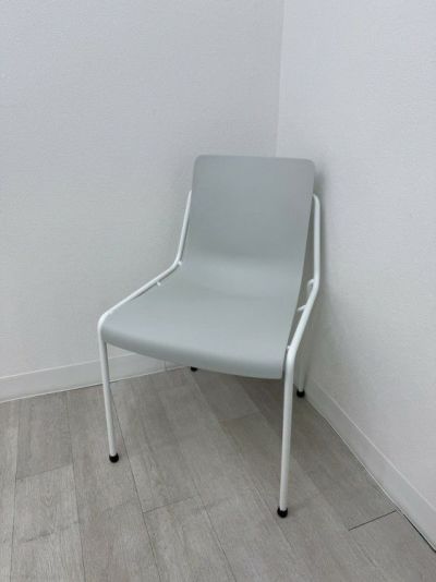 コクヨデイズオフィス オフセットフレームシリーズ ミーティングチェア 商品画像1