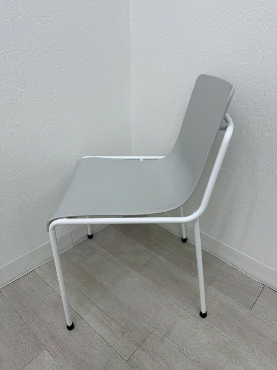 コクヨデイズオフィス オフセットフレームシリーズ ミーティングチェア 商品画像5