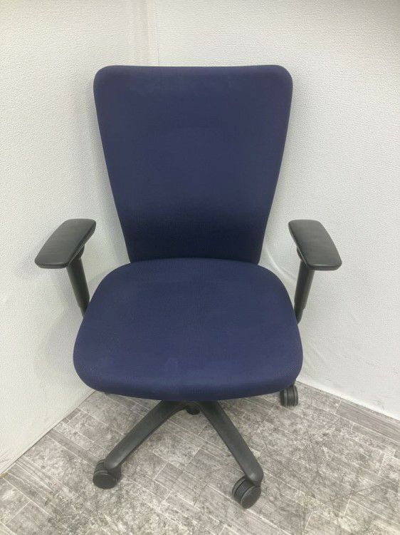 オカムラCarrozza(カロッツァ)チェア 可動肘付カロッツァチェア 商品画像3