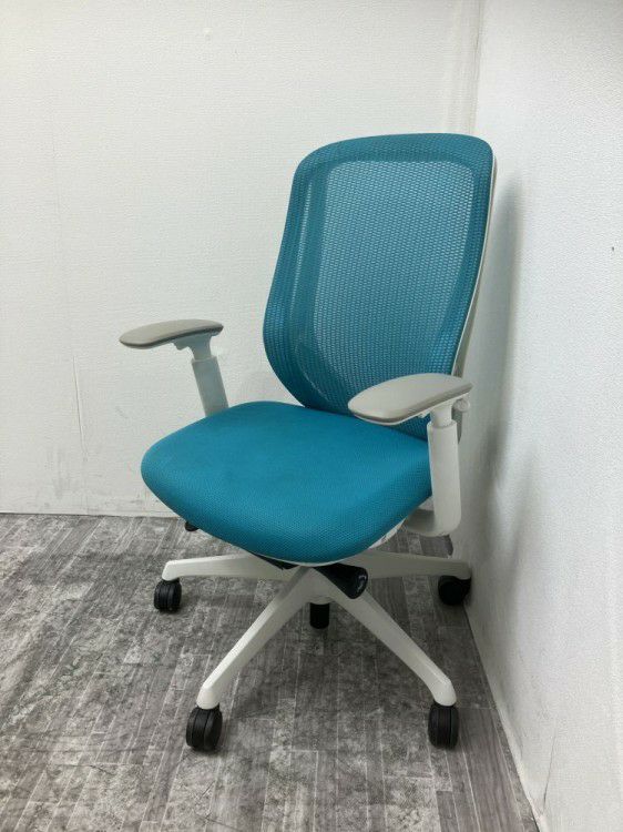 オカムラSylphy(シルフィー)チェア 可動肘付シルフィーチェア 商品画像1