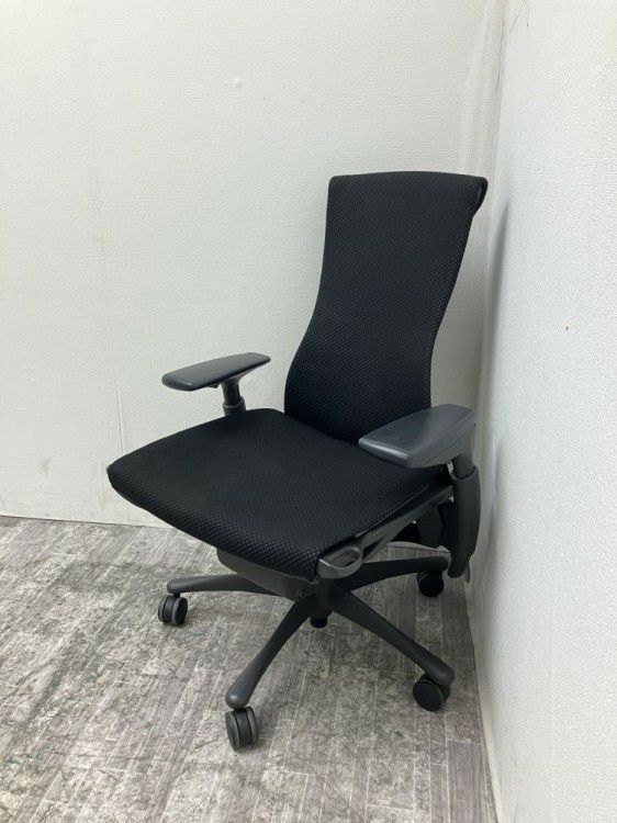 HermanMiller（ハーマンミラー）可動肘付エンボディチェア 商品画像1