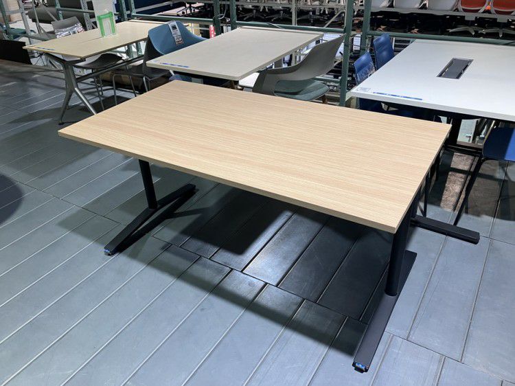 コクヨデイズオフィス フリップトップシリーズ 1500ミーティングテーブル 商品画像1