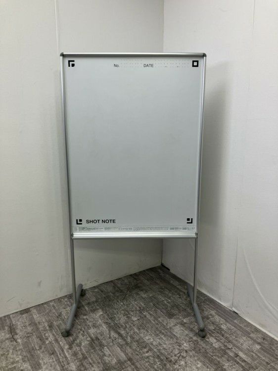 馬印縦型脚付片面ホワイトボード	 商品画像1