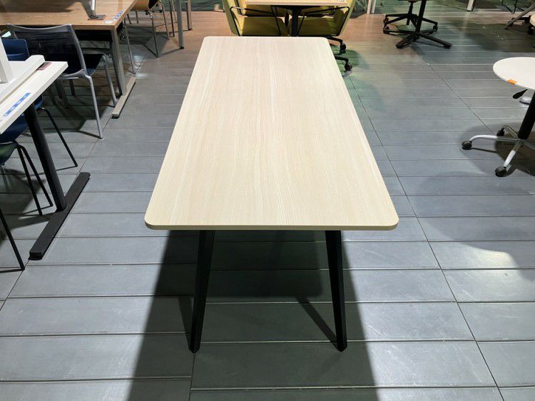 ウチダ（内田洋行）レムナ（LEMNA）シリーズ 1800ミーティングテーブル 商品画像5